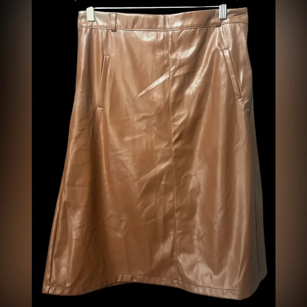 Elegant Brown Women's Faux Leather Skirt - Picture 3 of 5